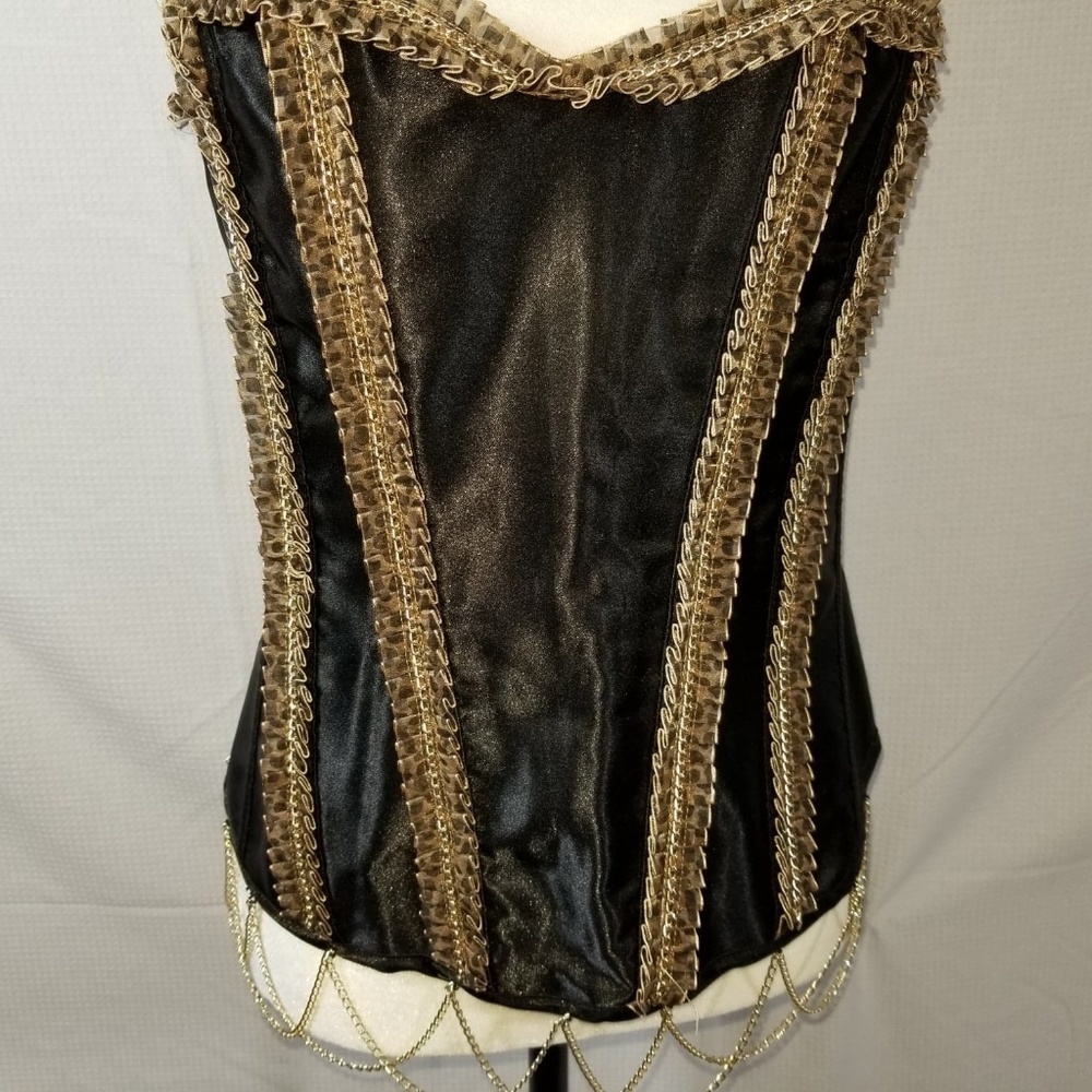 Dream girl beautiful corset with chain detail